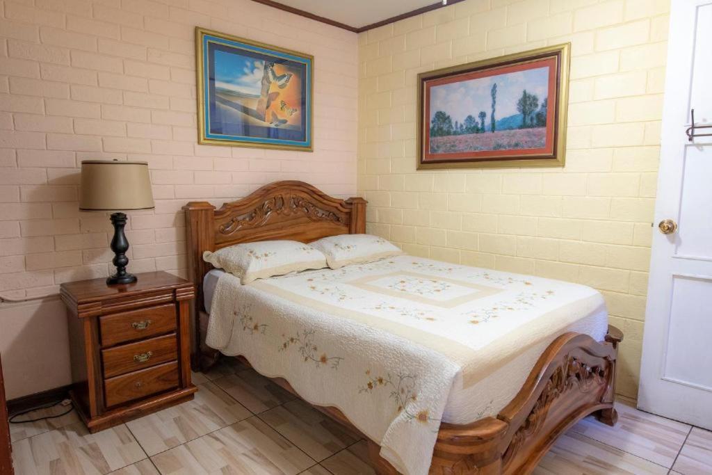 Sura Bed And Breakfast San Jose  Bagian luar foto
