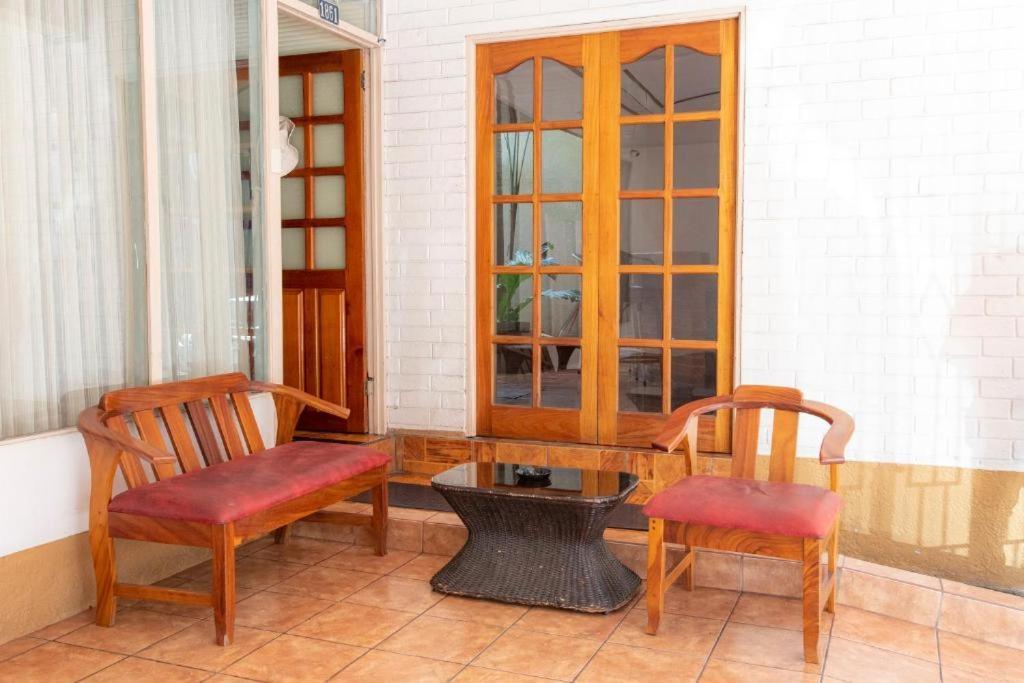 Sura Bed And Breakfast San Jose  Bagian luar foto